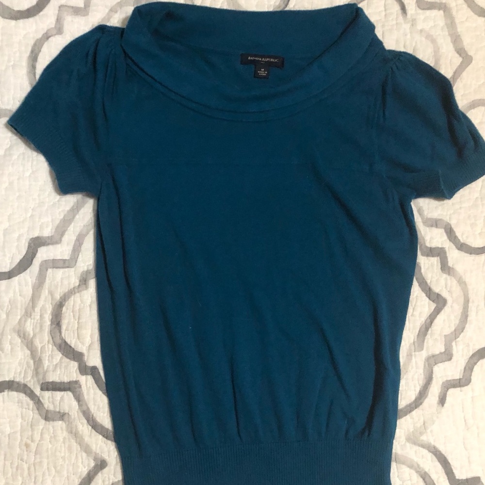 Banana Republic teal shirt sleeved sweater